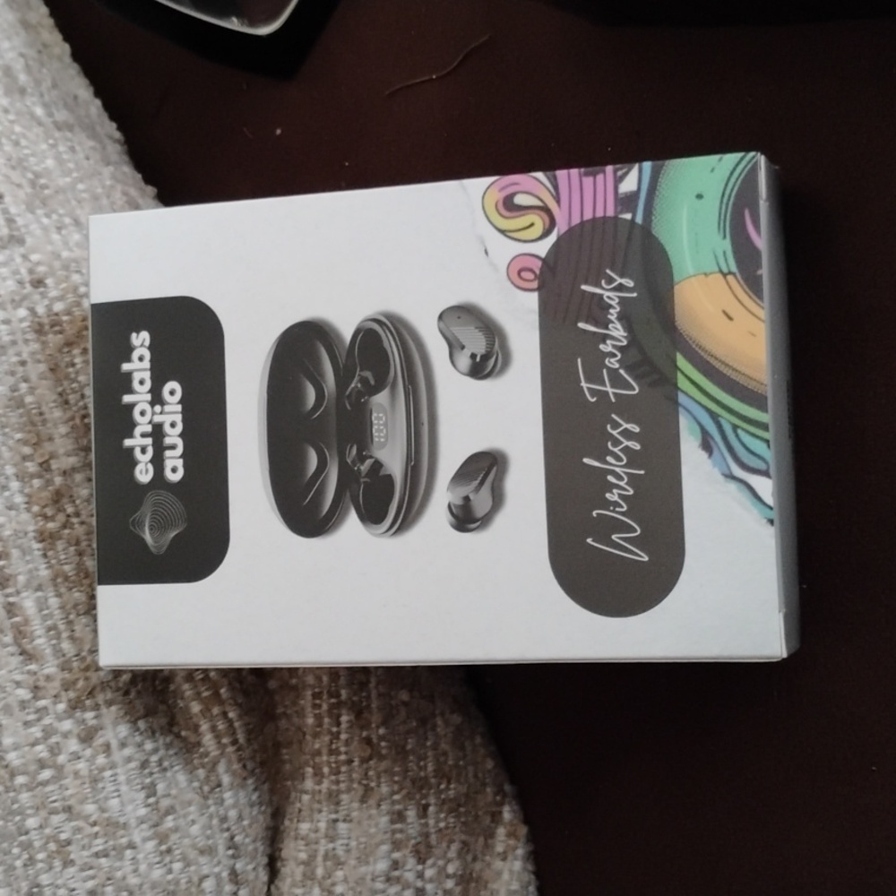 Wireless earbuds